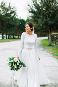 Club Lake Plantation - beautiful bride with simple dress