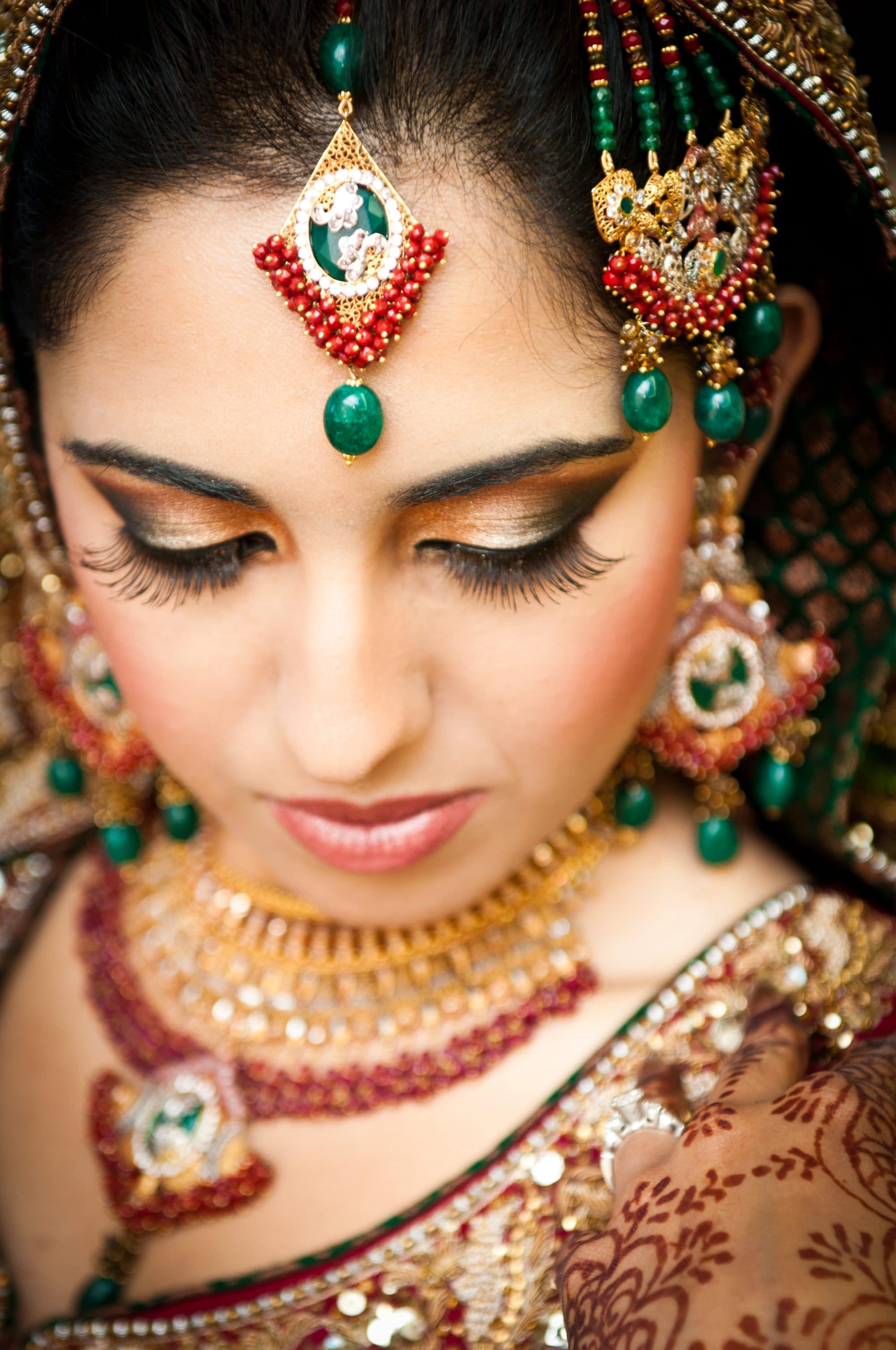 Indian bride with stunning jewelry