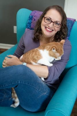 Lori Barbely Photography headshot with cat