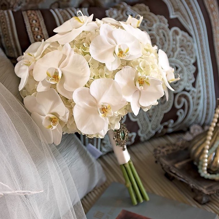 Close-up of a white flower bridal bouquet