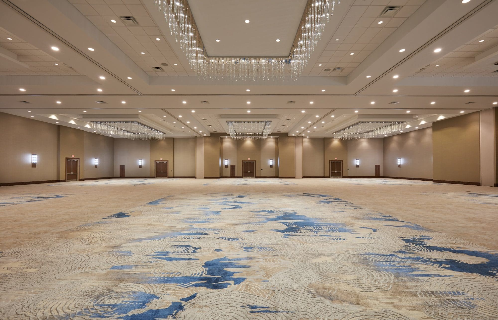 DoubleTree Orlando Sea World - large ballroom with plenty of space for large parties