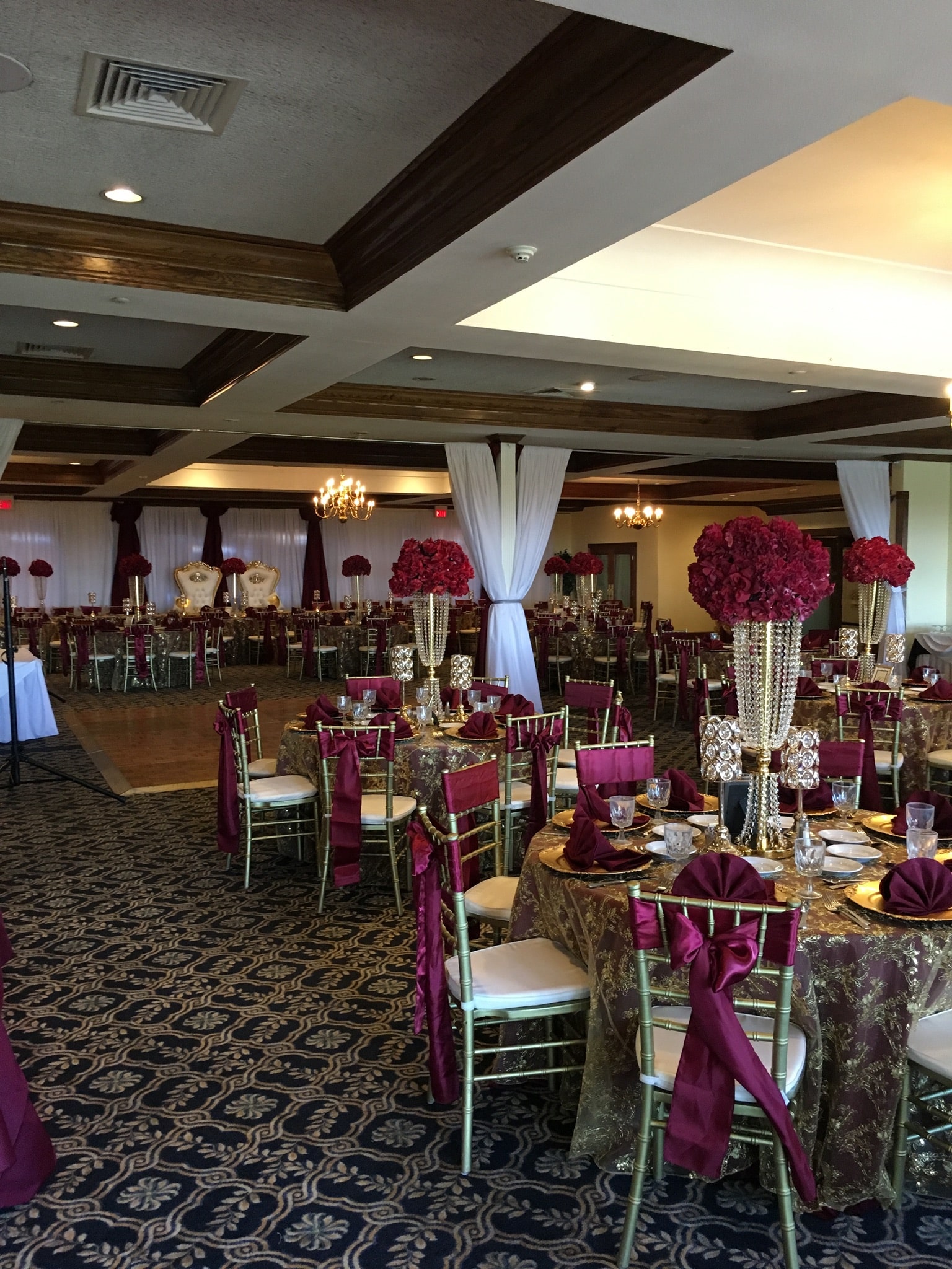 Harbor Hills Country Club - gorgeous reception hall with tray ceiling