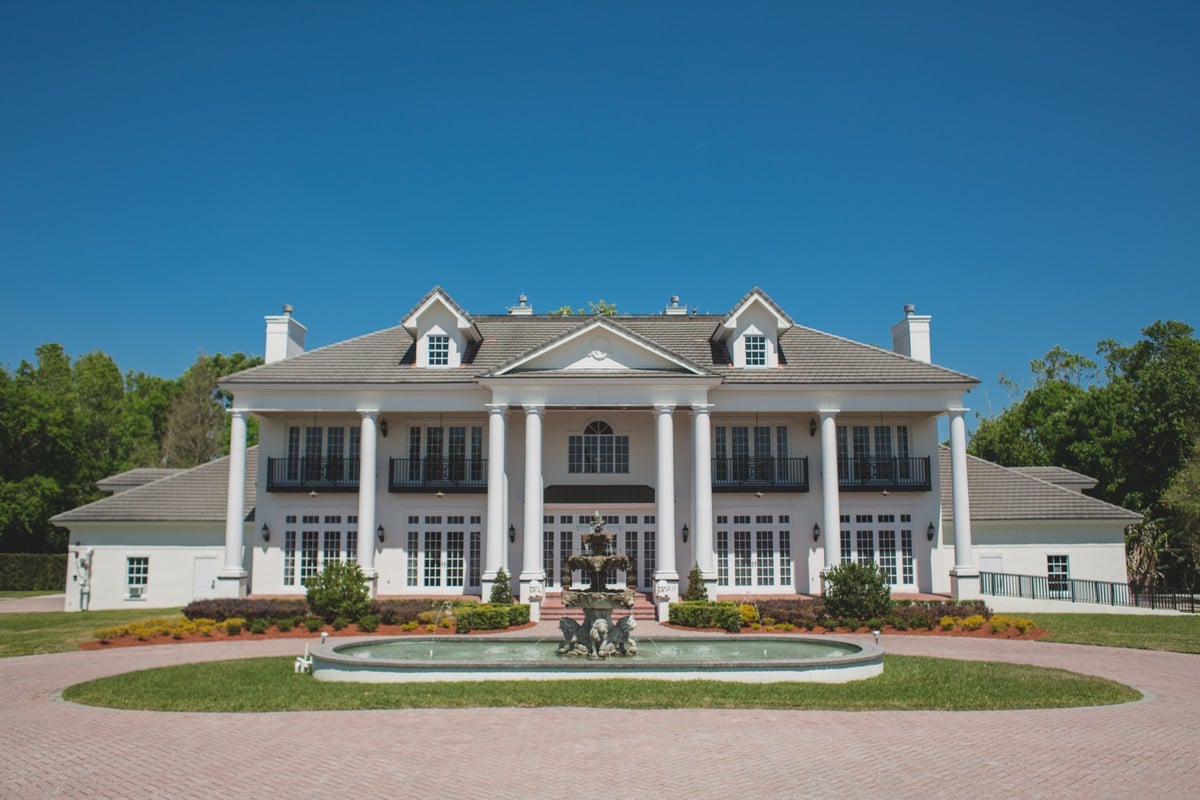 Luxmore Grand Estate - this wedding venue oozes Southern charm!