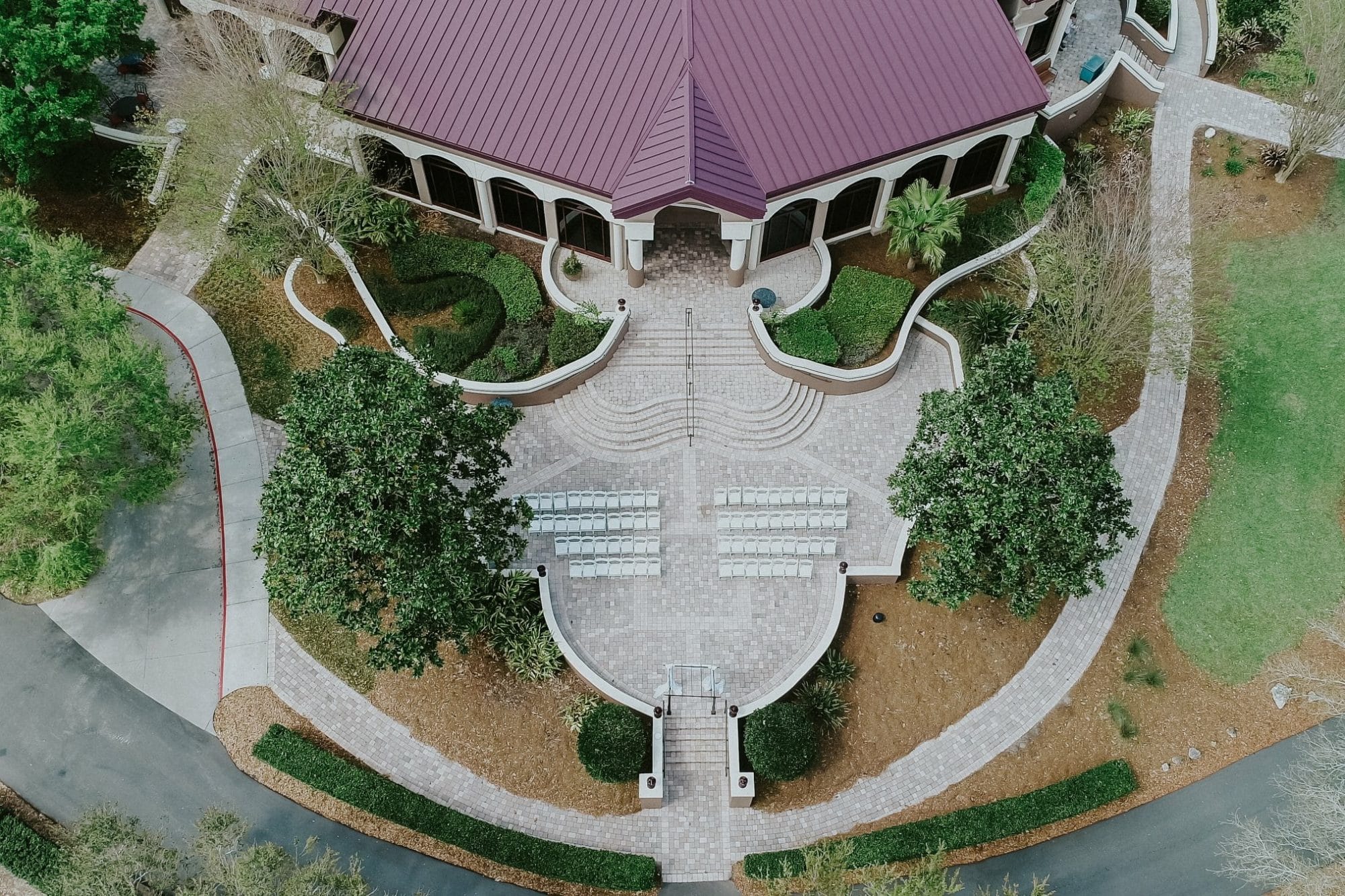 Mystic Dunes Resort and Golf Club - aerial shot of outdoor ceremony courtyard