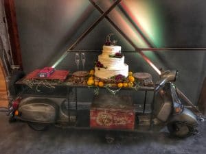 1010-West-Unique cake table decoration