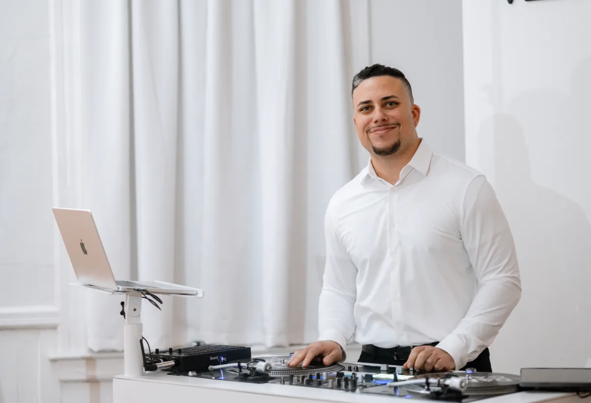 dj danny garciac5468d3f12c278cd044018f998d455f0