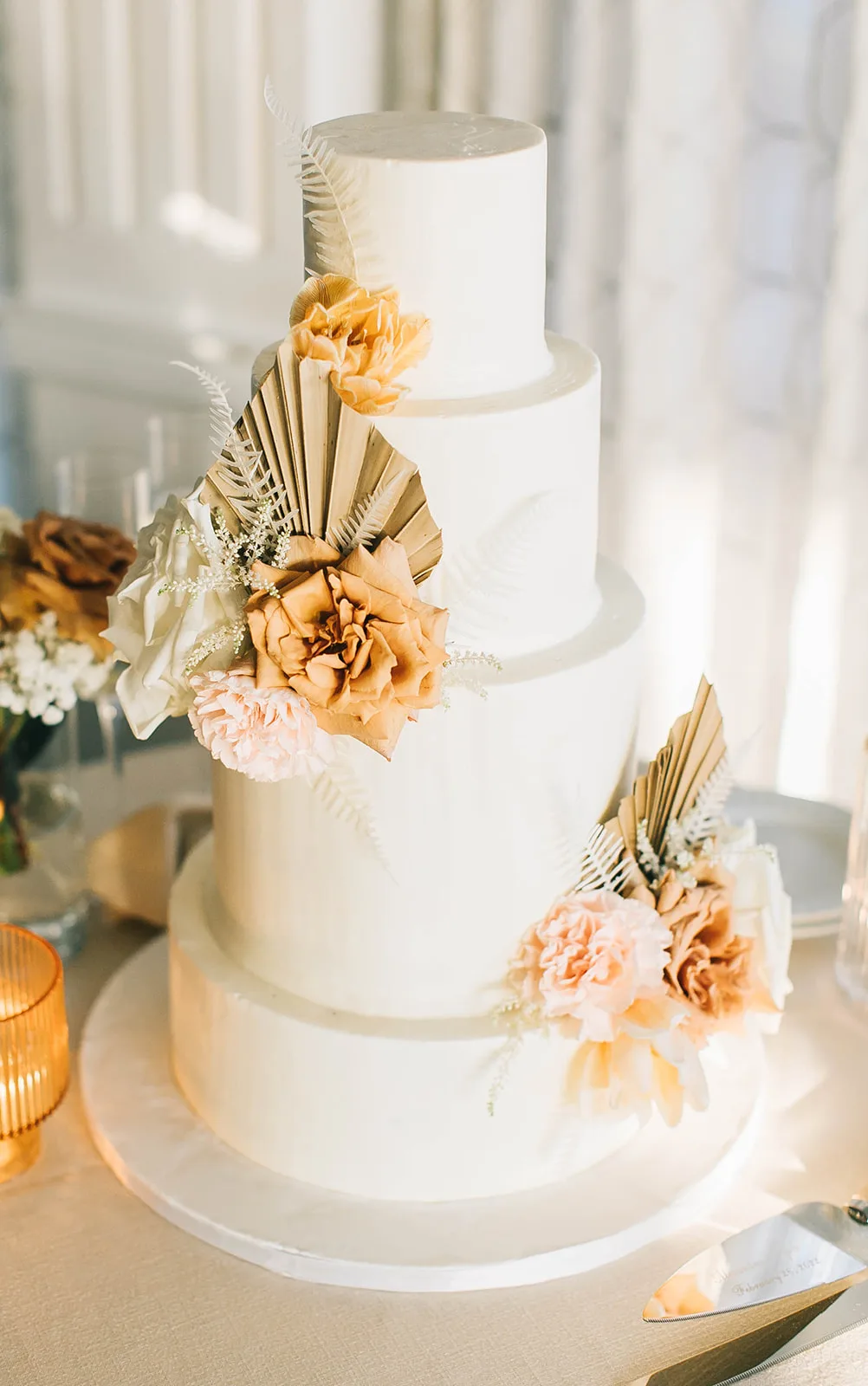 wedding cake at Isleworth Country Club