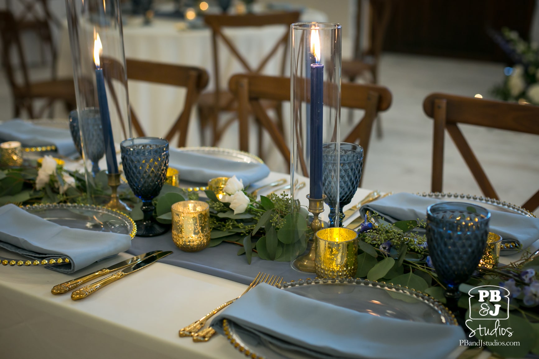 blue & gold table setting