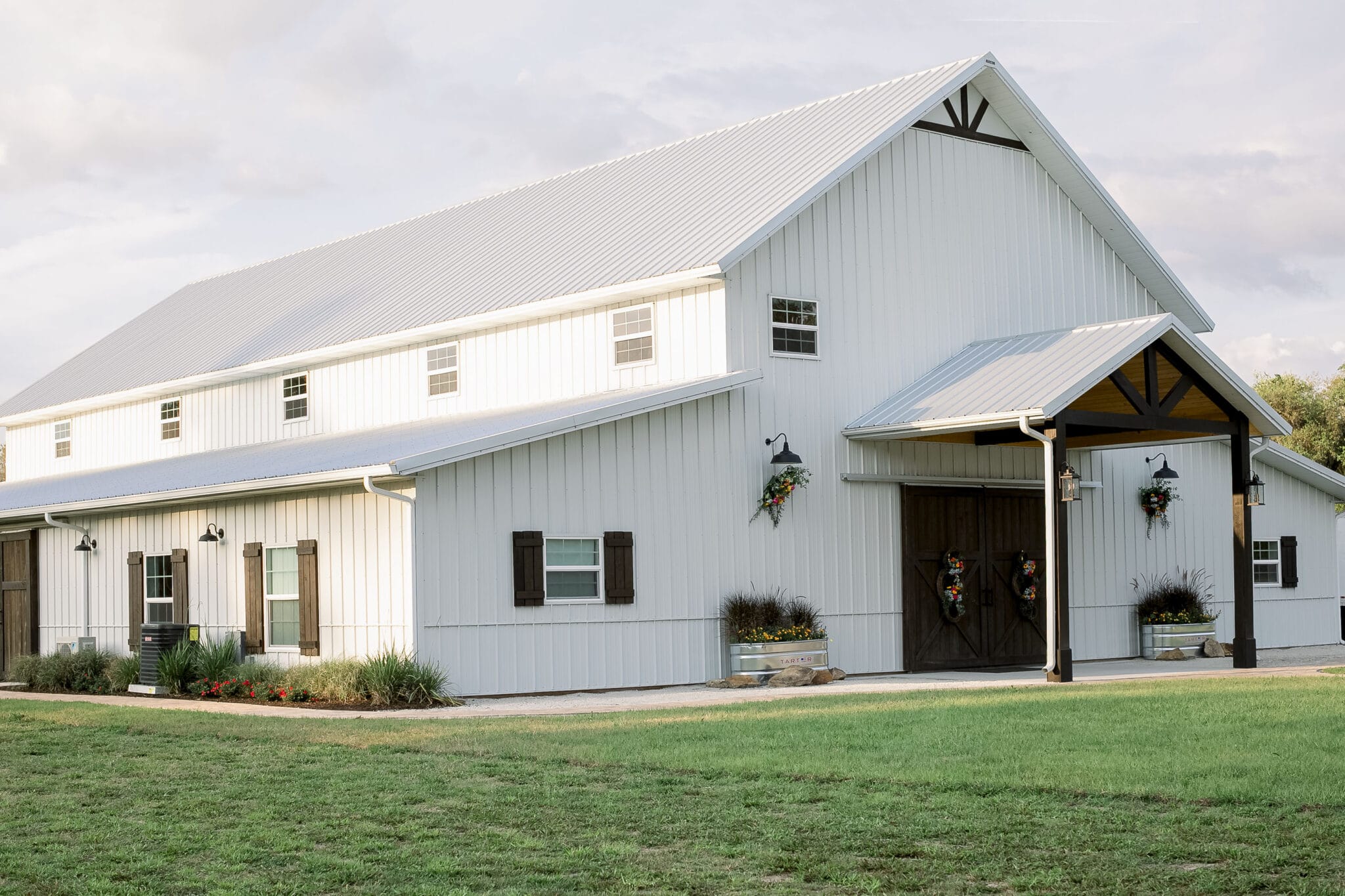 Legacy at Oak Meadows- white barn