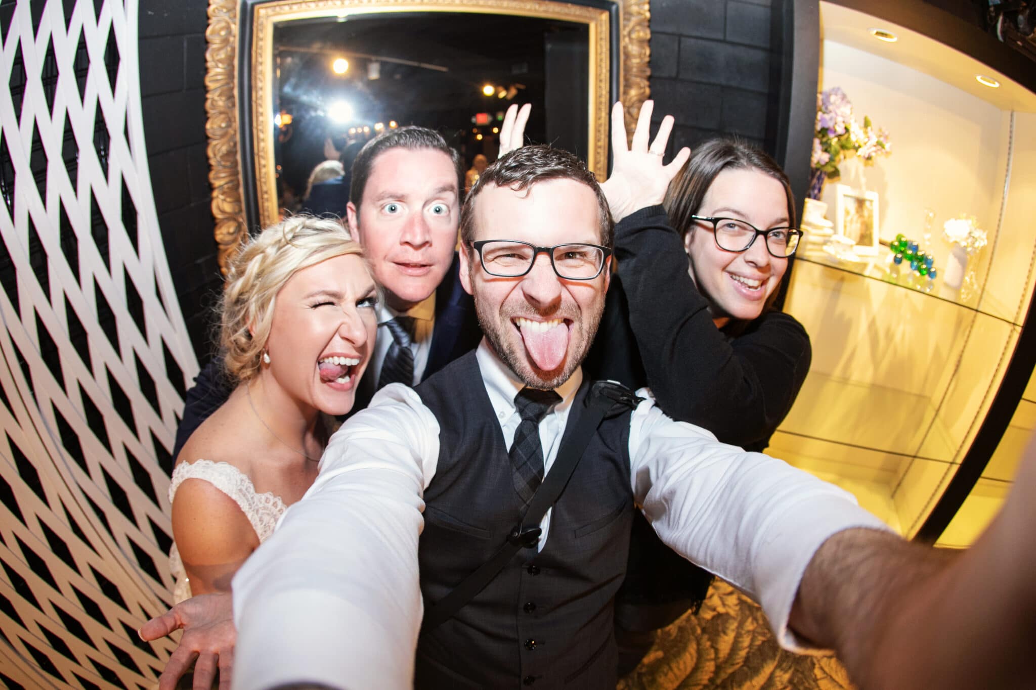 funny wedding selfie