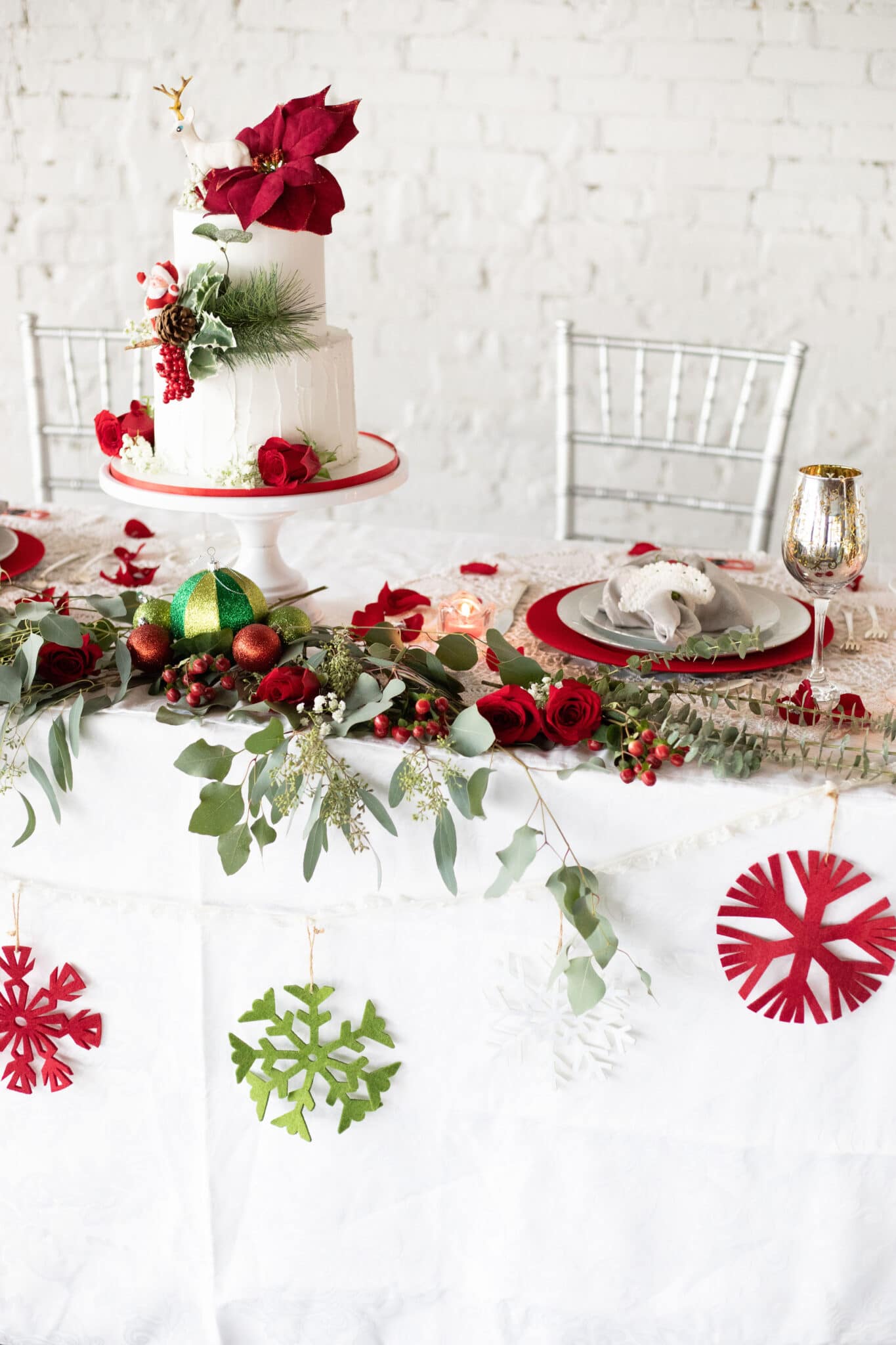 Holiday wedding Christmas table