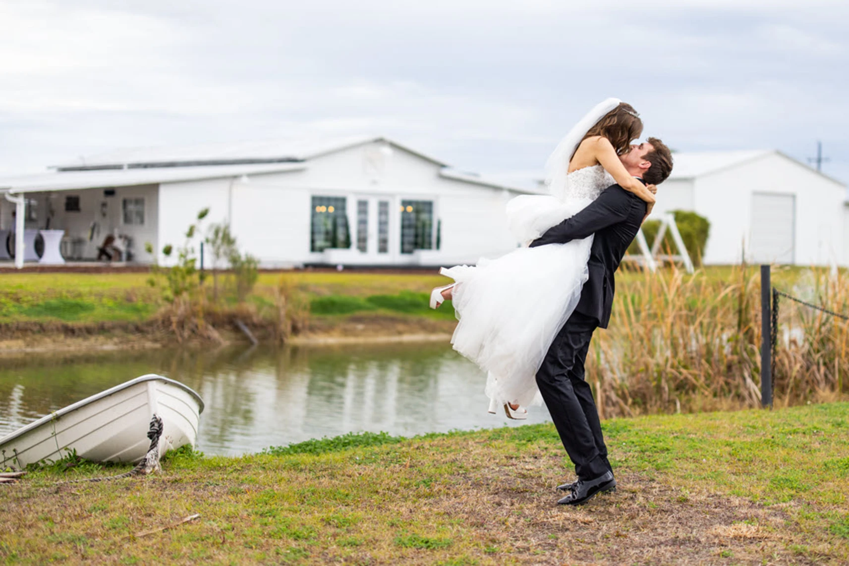 ever-after-farms-peach-barn-8f218234