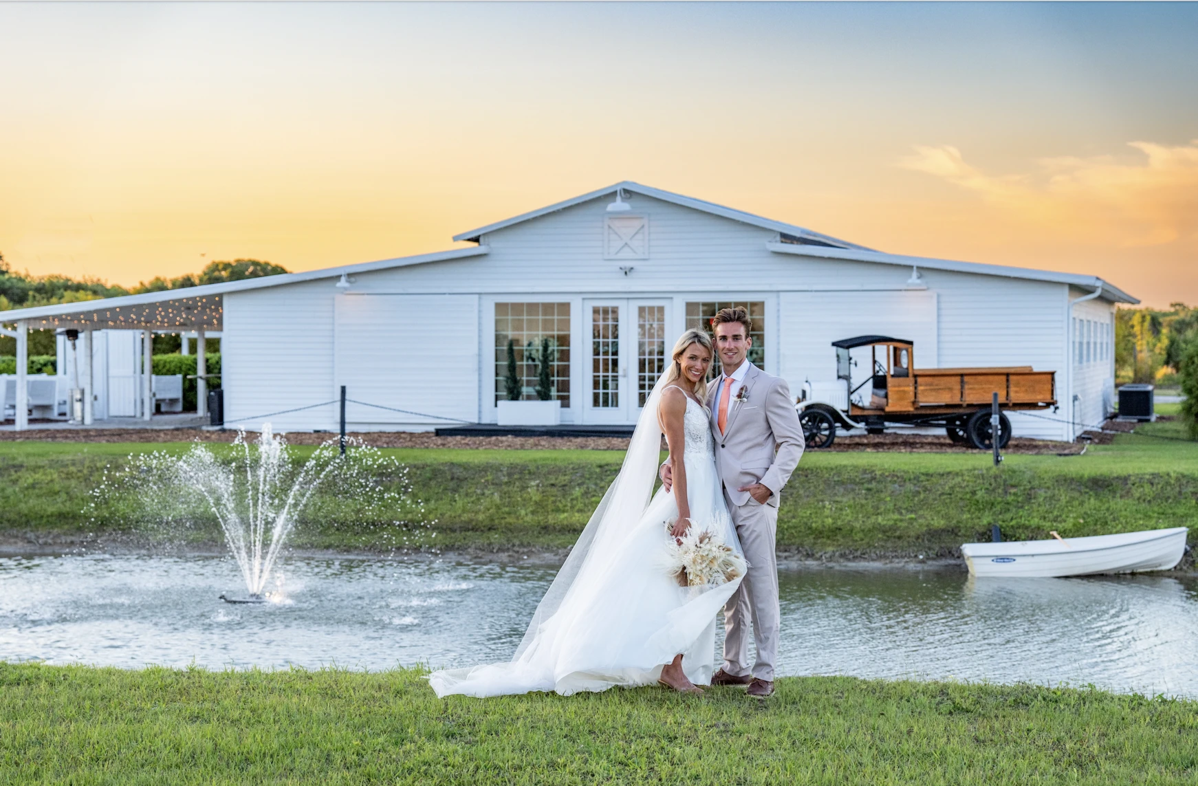 ever-after-farms-peach-barn-d3091fe7