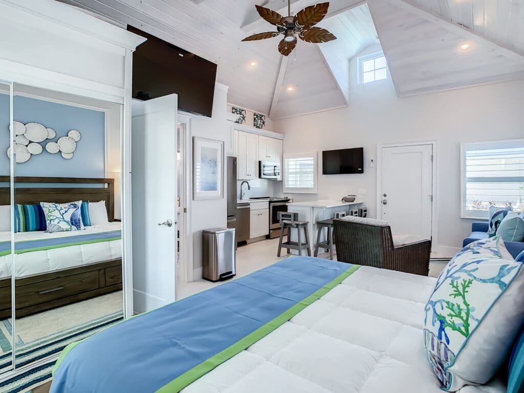 bedroom with kitchenette at Joy by the Sea
