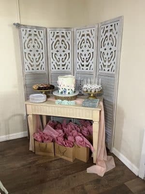 cake and gift table at The Lake House at Tropical Resort & Marina