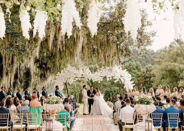 Wedding ceremony, outdoors, under willow trees, Sydonie Manison, Orlando, FL