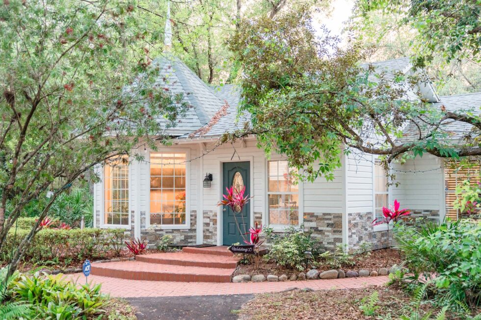 venue, White House, brick walkway, trees surrounding, Little Paradise Wedding Venues, Orlando, FL