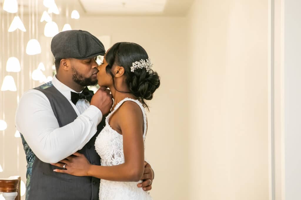 bride and groom kissing, Dream Day, Digital, Orlando, FL