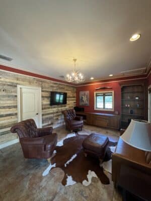 groom's room to get ready, leather recliners, wood walls, Orlando, FL