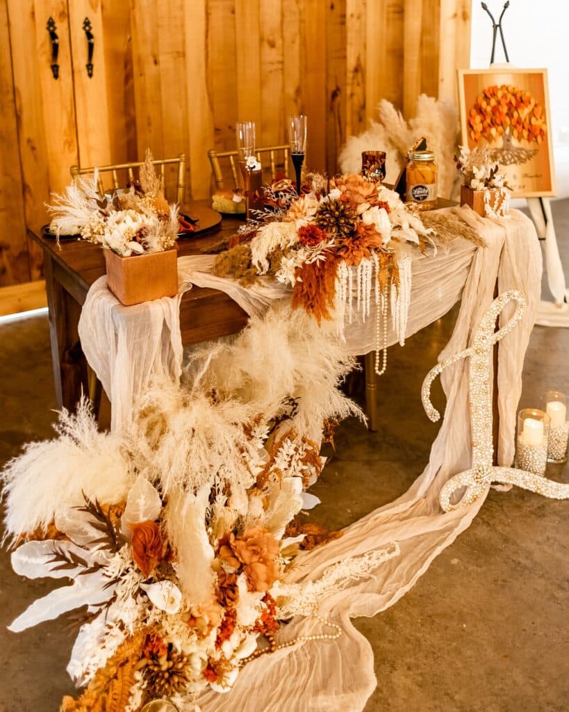 head table, fall decor, orange, burlap, candles, Orlando, FL