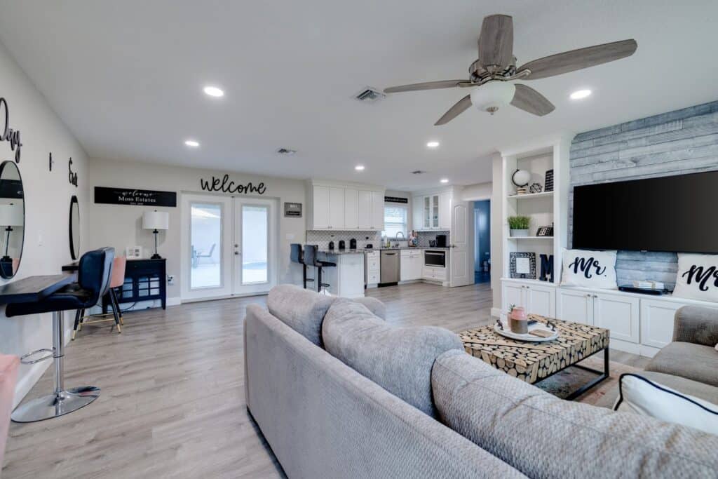 bridal suite, living room area, Moss Estates, Orlando, FL