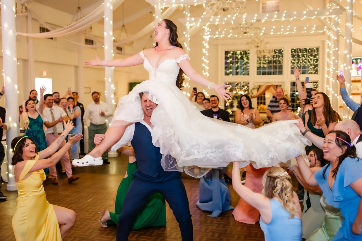 The result of an amazing couple and professional wedding planning from Ribbon and Rgoue at EverAfter Farms Citrus Wedding: A First Dance That People Will Remember. Katelin and Darian danced and sang their hearts out and everyone is loving it.