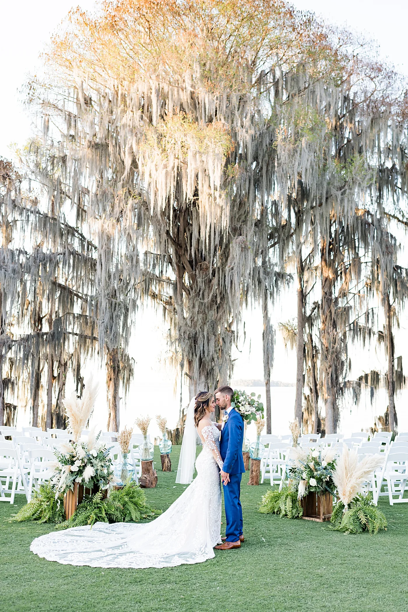 Romantic ceremony portraits at the Mission Inn Resort ✨ A dreamy Florida wedding beneath the oak trees and Spanish moss.