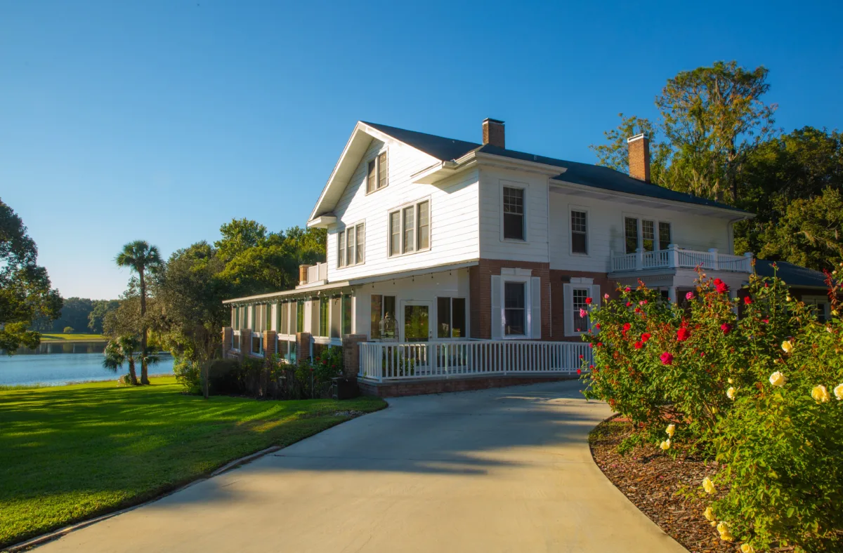 the rose plantation f1a22b2d