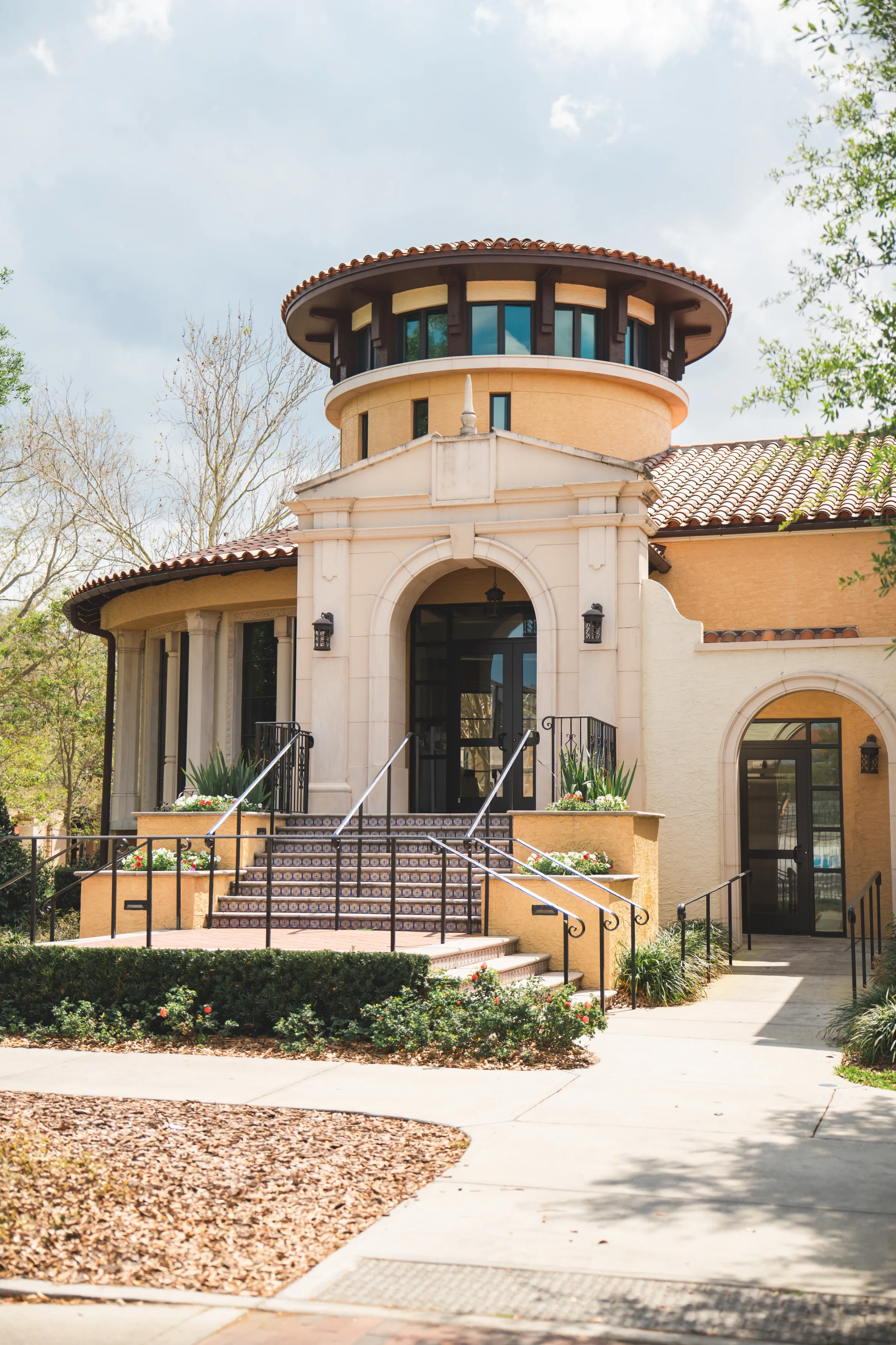 CodyKarinaWedding03.15.2026 3 - European Inspired Wedding | Rollins College Exterior of Rice Family Pavilion at Rollins College in Winter Park Florida european inspired wedding venue