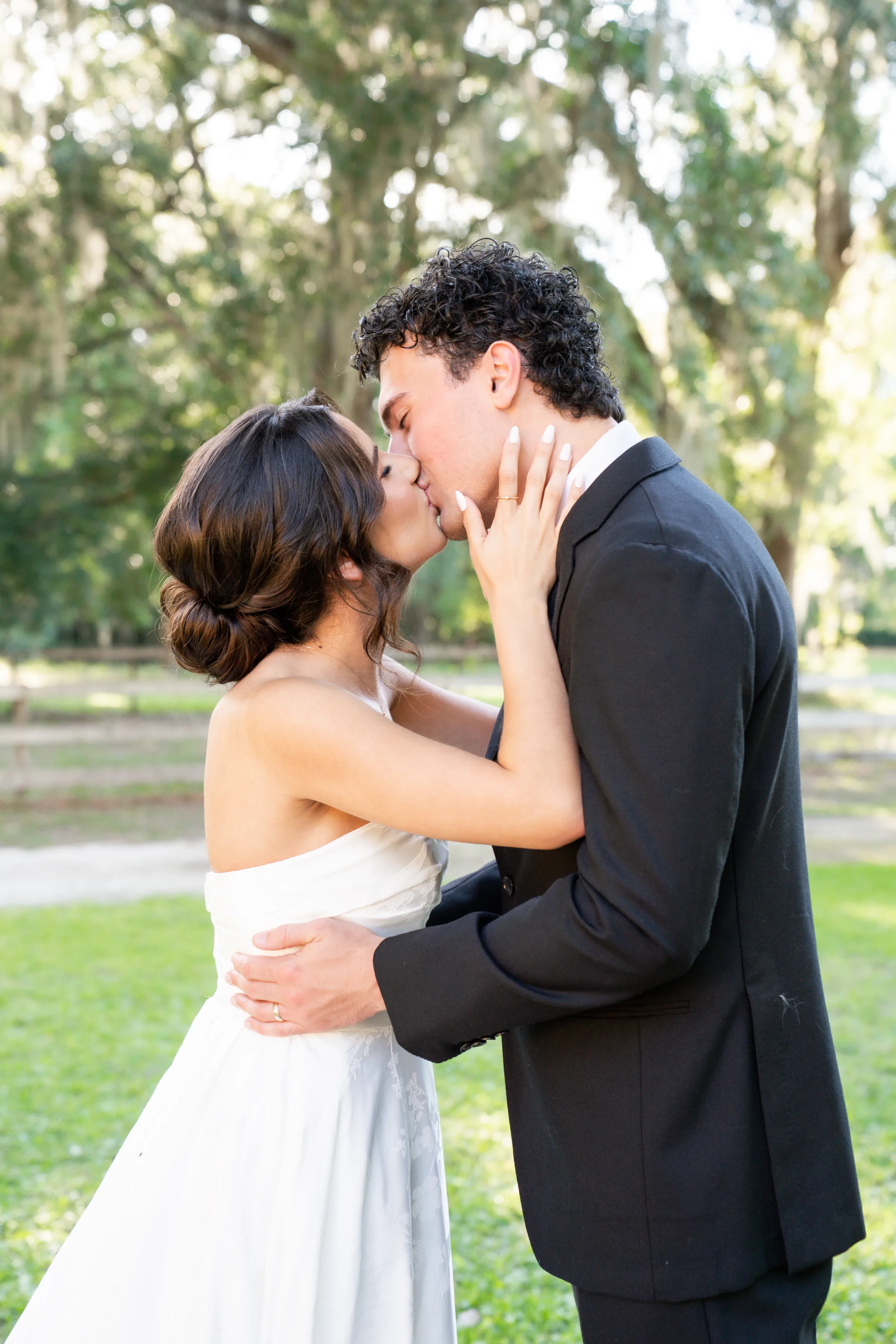 Colorful Mediterranean Wedding Inspiration Eterna Estate18 1 - Colorful Mediterranean Wedding Inspiration at Eterna Estate Colorful Mediterranean Wedding Inspiration Eterna Estate18 1