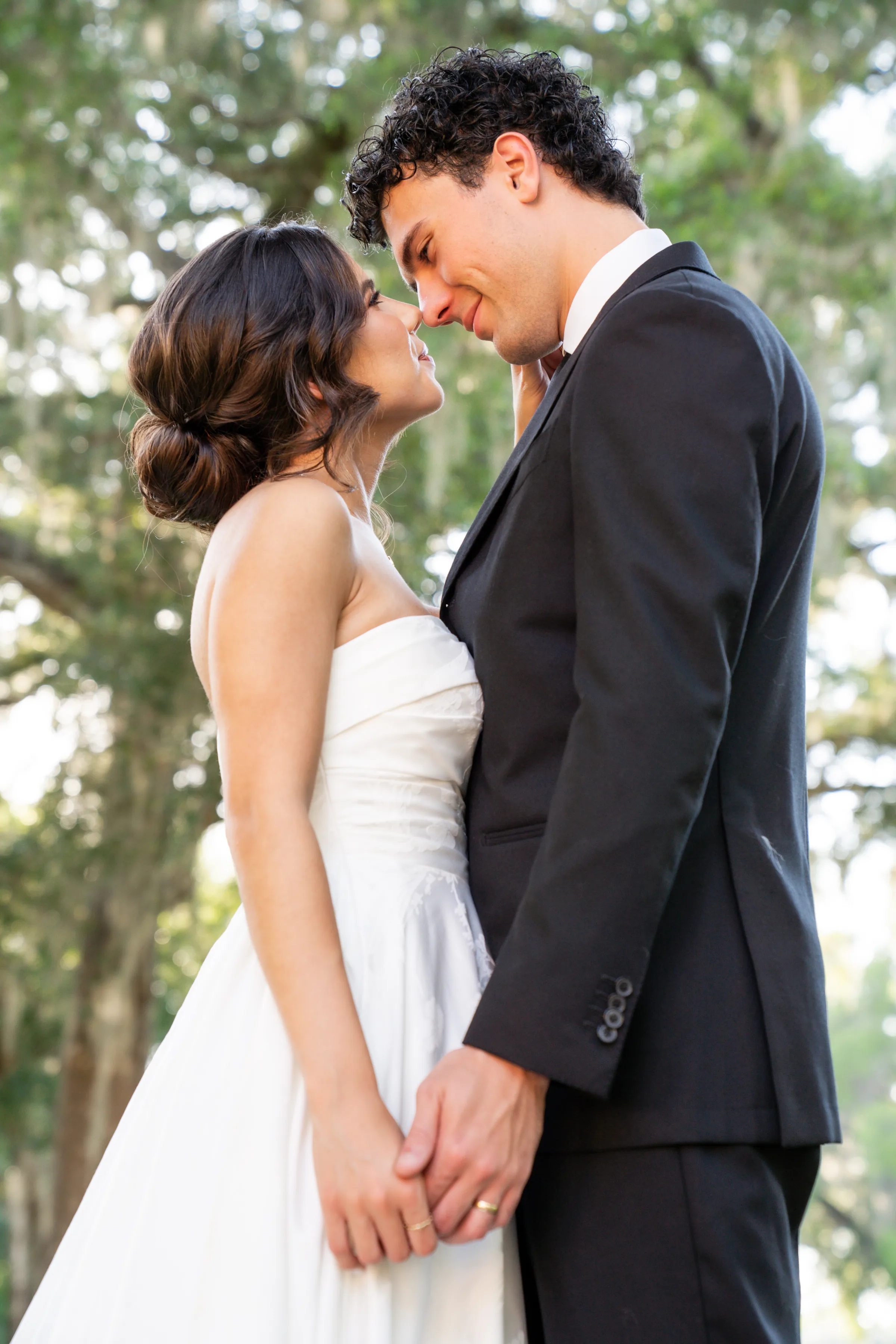 Colorful Mediterranean Wedding Inspiration Eterna Estate20 1 - Colorful Mediterranean Wedding Inspiration at Eterna Estate Colorful Mediterranean Wedding Inspiration Eterna Estate20 1