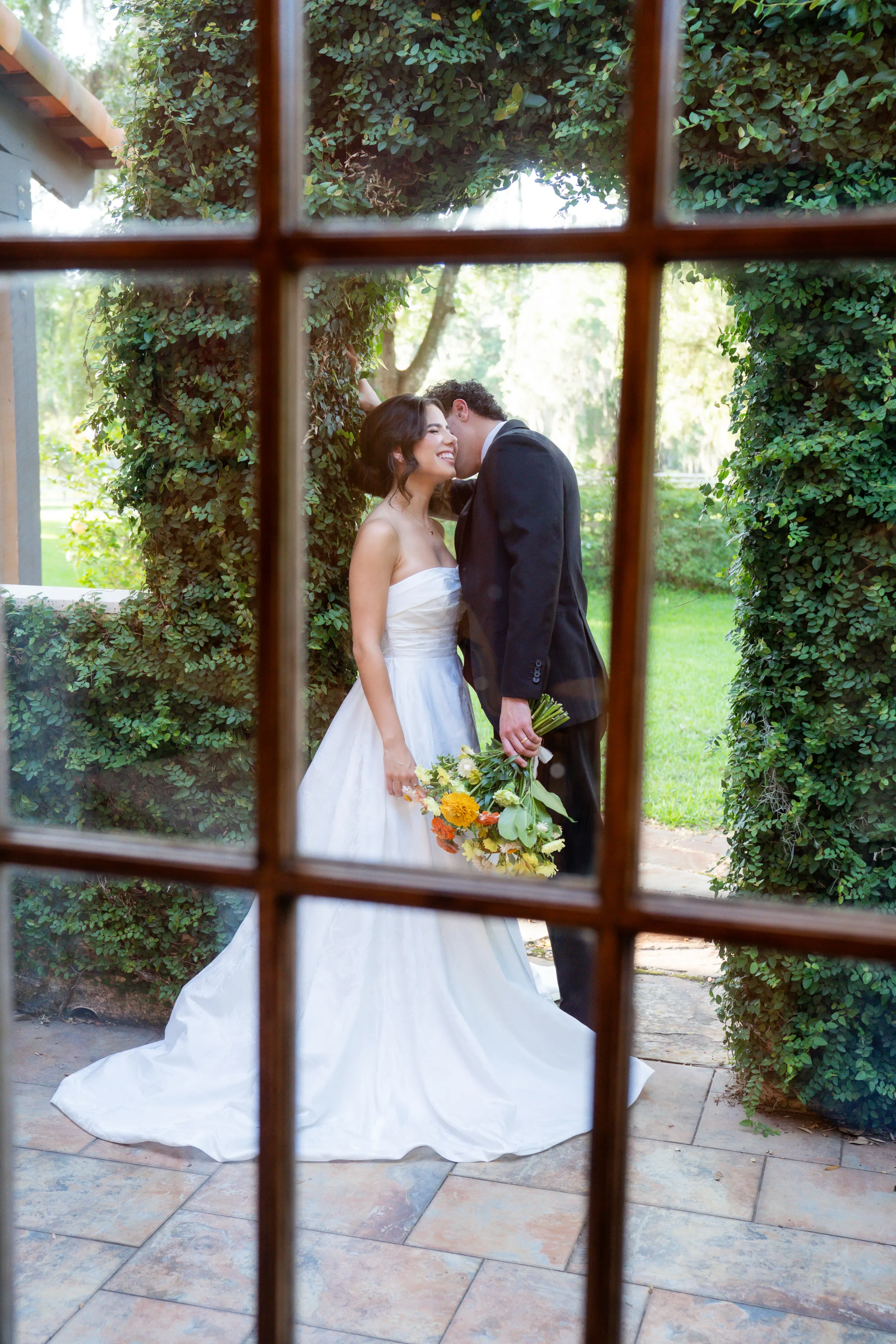 Colorful Mediterranean Wedding Inspiration Eterna Estate26 1 - Colorful Mediterranean Wedding Inspiration at Eterna Estate Colorful Mediterranean Wedding Inspiration Eterna Estate26 1