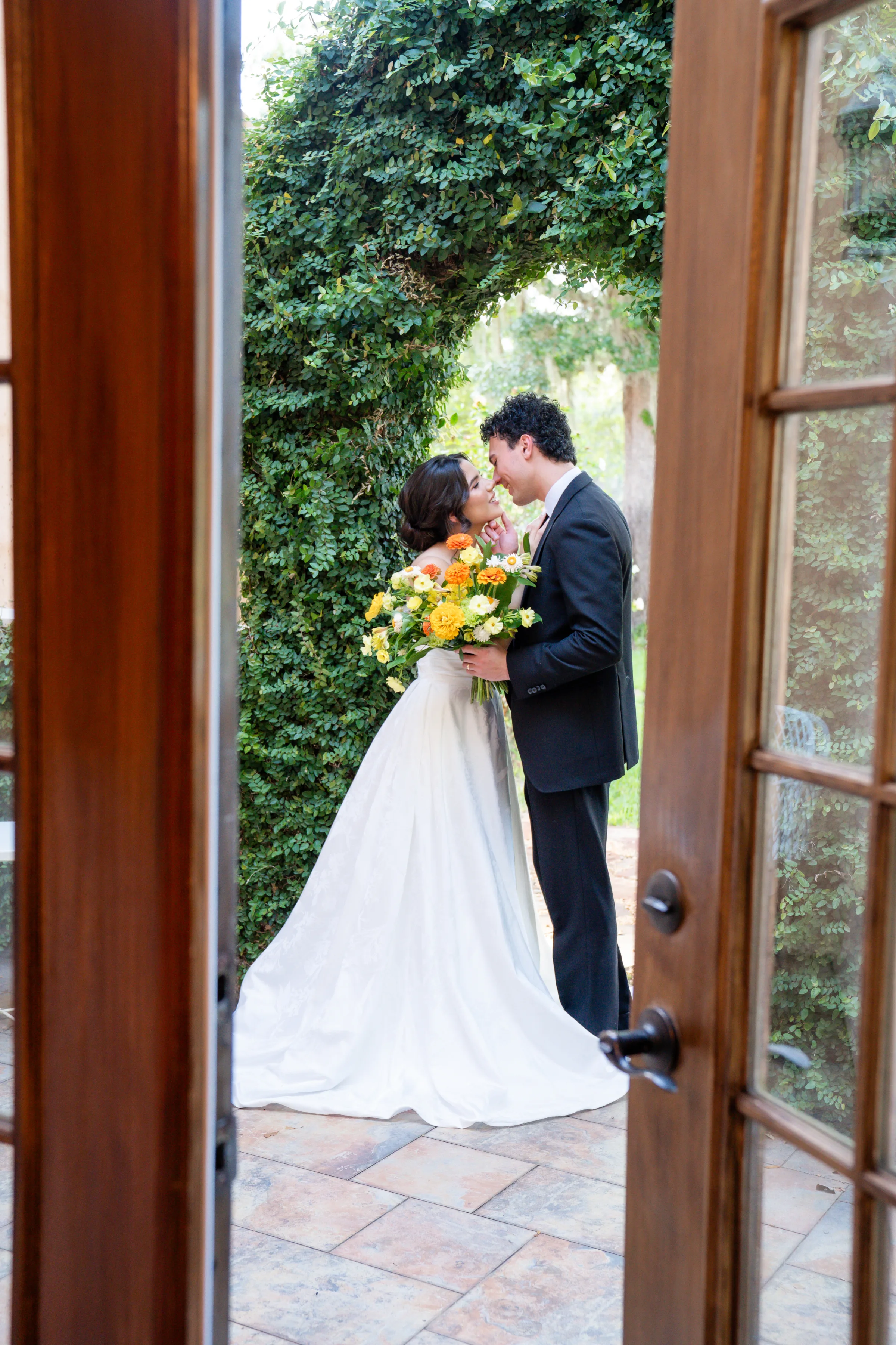 Colorful Mediterranean Wedding Inspiration Eterna Estate27 - Colorful Mediterranean Wedding Inspiration at Eterna Estate Colorful Mediterranean Wedding Inspiration Eterna Estate27