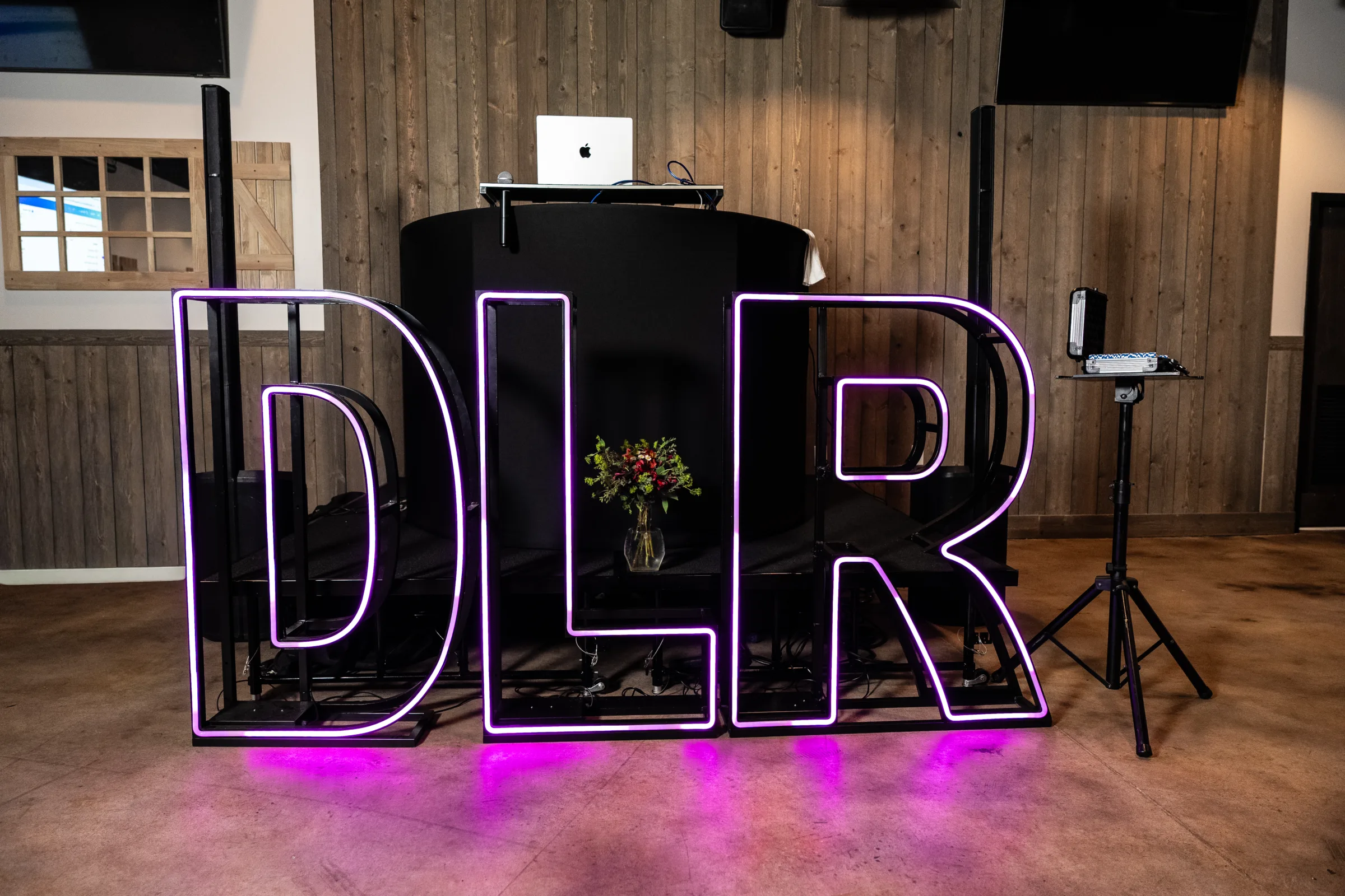 Sonacity Photography WVM DLR 36 - Inside Our Local Link Up Wedding Pro Event Sonacity Photography WVM DLR 36